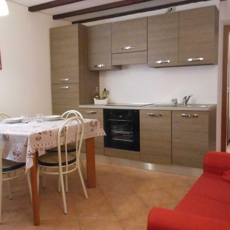 Ferienwohnung Il Vecchio Cortile Mandello del Lario Exterior foto