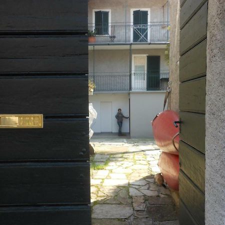Ferienwohnung Il Vecchio Cortile Mandello del Lario Exterior foto