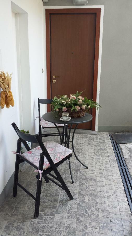 Ferienwohnung Il Vecchio Cortile Mandello del Lario Exterior foto