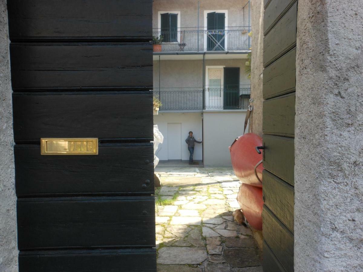 Ferienwohnung Il Vecchio Cortile Mandello del Lario Exterior foto