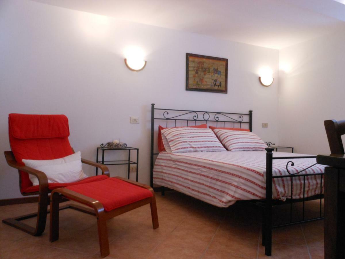 Ferienwohnung Il Vecchio Cortile Mandello del Lario Exterior foto