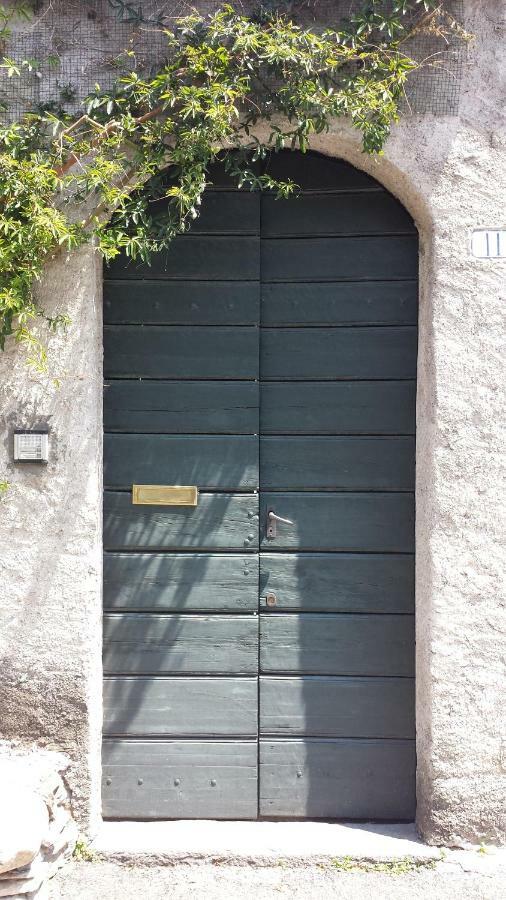 Ferienwohnung Il Vecchio Cortile Mandello del Lario Exterior foto